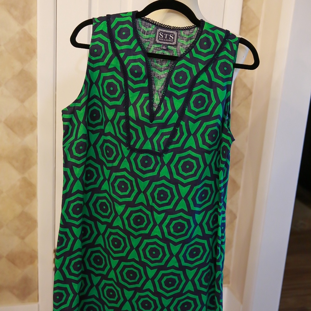 Dress - Picture 2 of 2